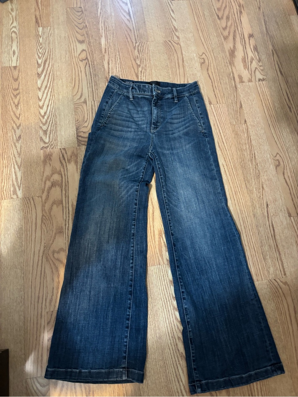 White House Black Market Women's Wide Leg Jeans in Dark Blue Wash